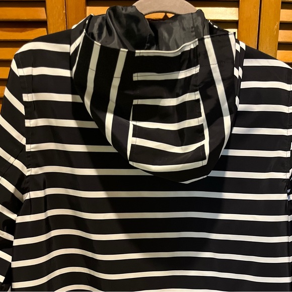 19. WOMENS CROWN & IVY L DETAIL JACKET - Picture 6 of 7